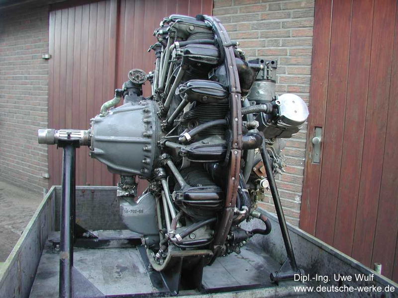 Illustration for article titled Awesome, Defined: The 10-Liter, Radial-Engined Goggomobil